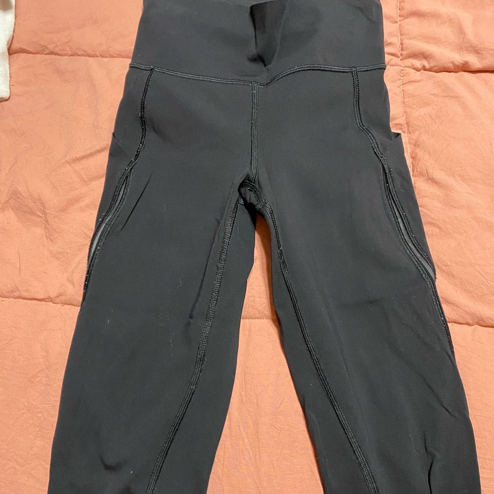 Black lululemons
